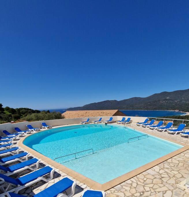 Mini Villa 69 - Piscine Chauffee セラ・ディ・フェロ エクステリア 写真